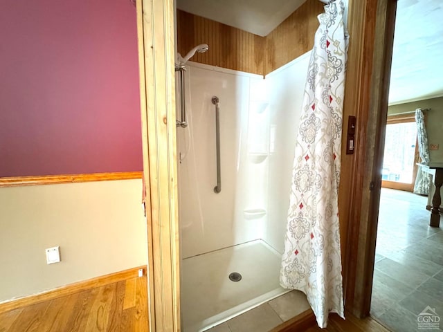 bathroom with curtained shower