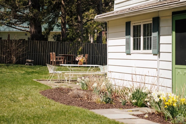 view of yard featuring fence
