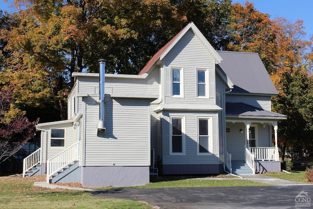 view of front of property featuring a porch