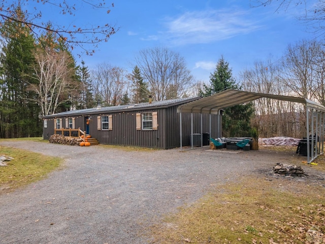 view of front of house featuring a carport