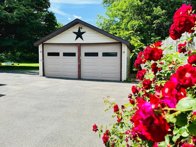 view of detached garage