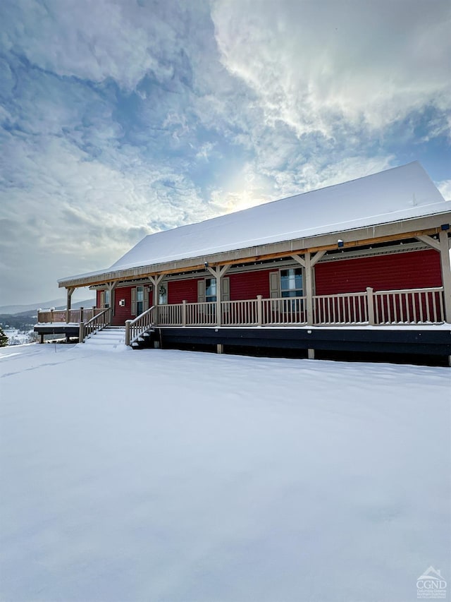 view of front of property