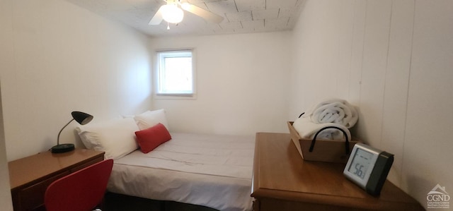 bedroom with ceiling fan