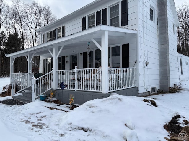 view of front facade featuring a porch