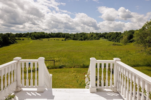 view of yard featuring a rural view