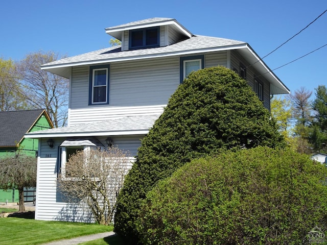 view of home's exterior