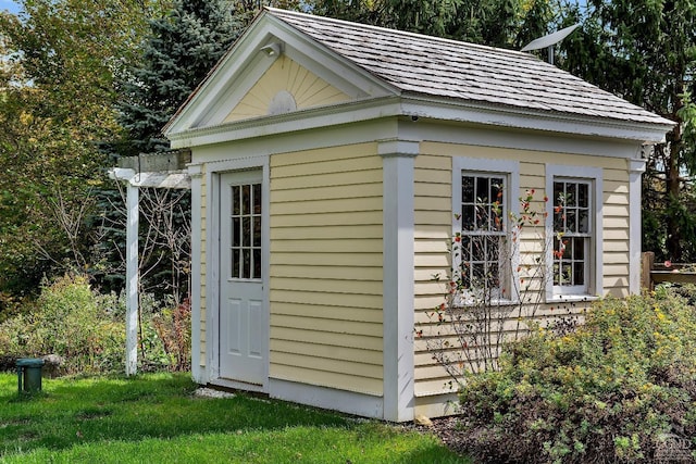 view of outbuilding featuring an outbuilding