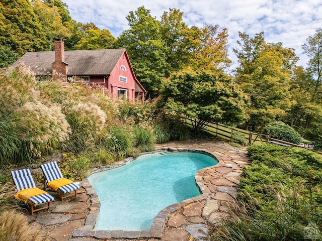 view of swimming pool