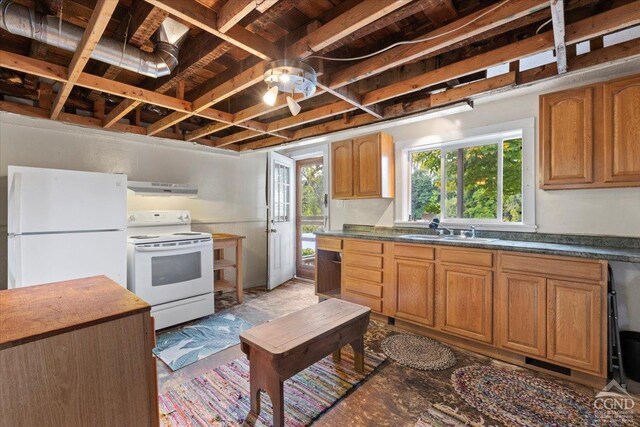 empty room with dark wood-type flooring and ornamental molding