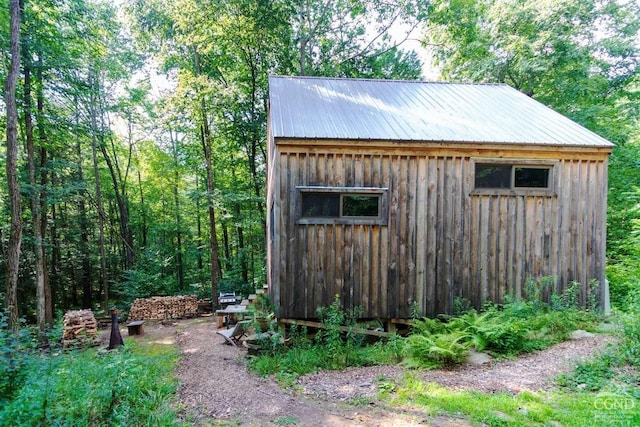 view of outbuilding