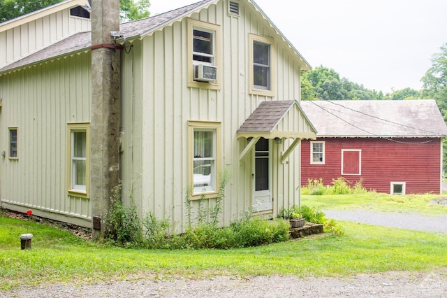 exterior space featuring a yard