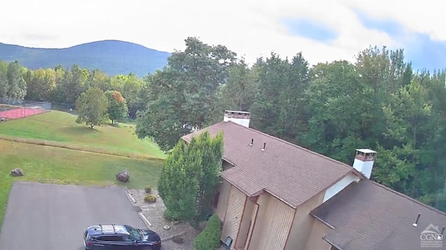 bird's eye view with a mountain view