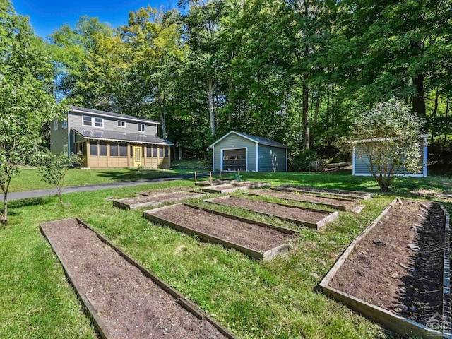 view of yard with a shed