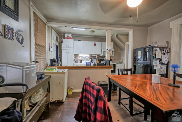 dining space featuring ceiling fan