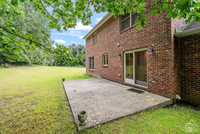 view of yard with a patio area