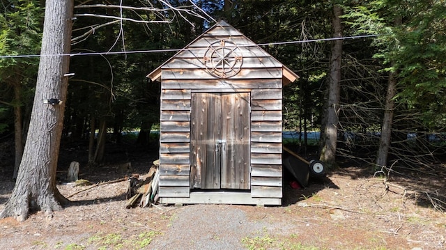 view of outbuilding