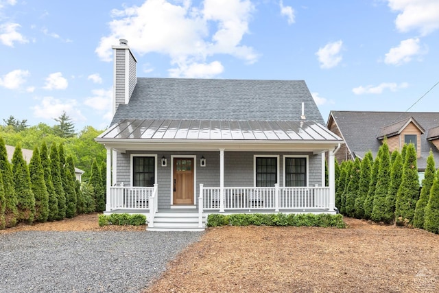 view of front of property featuring a porch