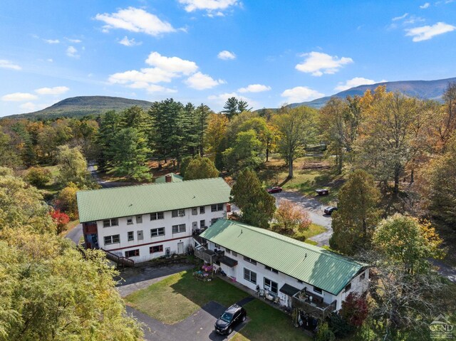 bird's eye view with a mountain view