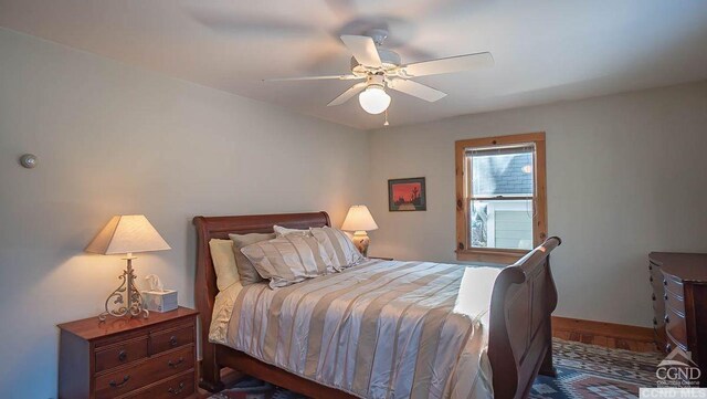 bedroom featuring ceiling fan