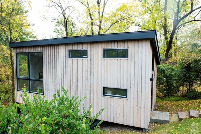 view of outbuilding