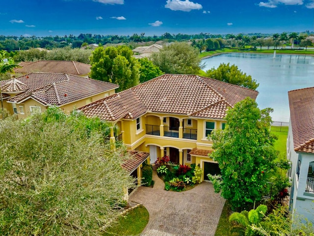 bird's eye view with a water view