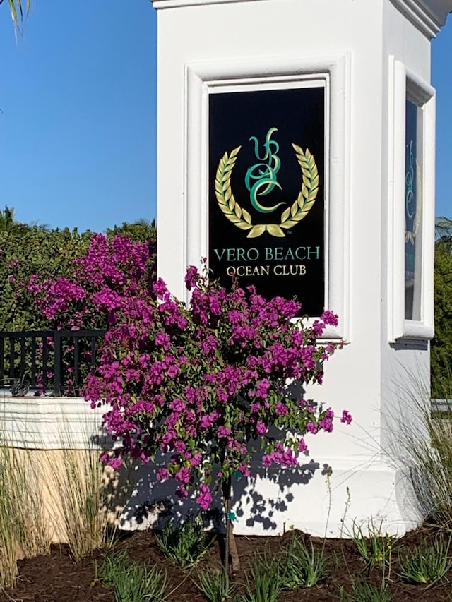 view of community / neighborhood sign