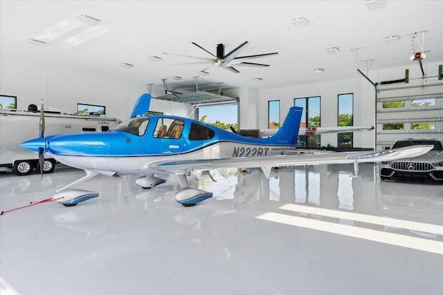 garage featuring ceiling fan