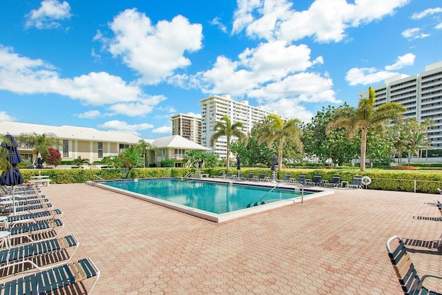 view of swimming pool