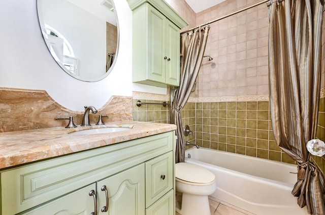 full bathroom with toilet, tile floors, shower / bathtub combination with curtain, and large vanity