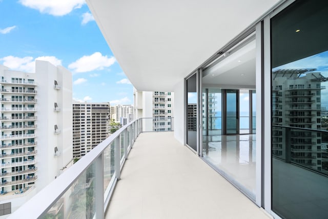 3100 N Ocean Dr Unit H-1509, Singer Island, FL 33404 - balcony featuring a city view