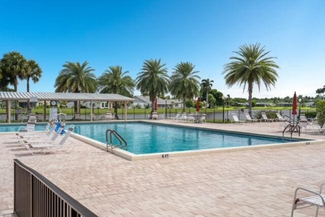 view of swimming pool