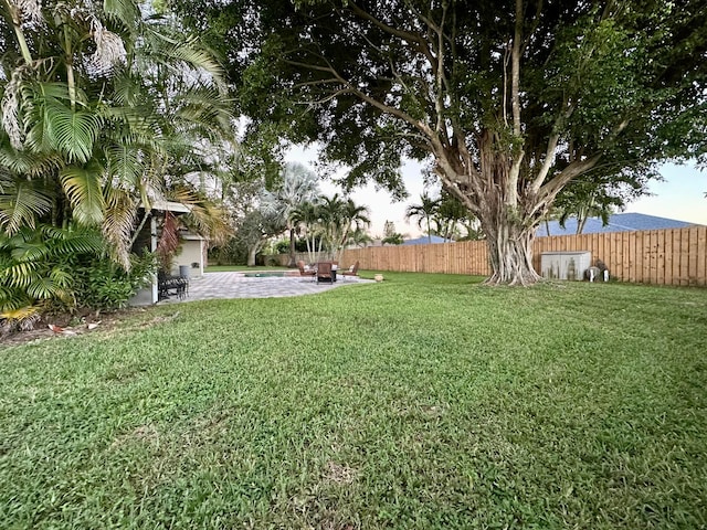 view of yard with a patio