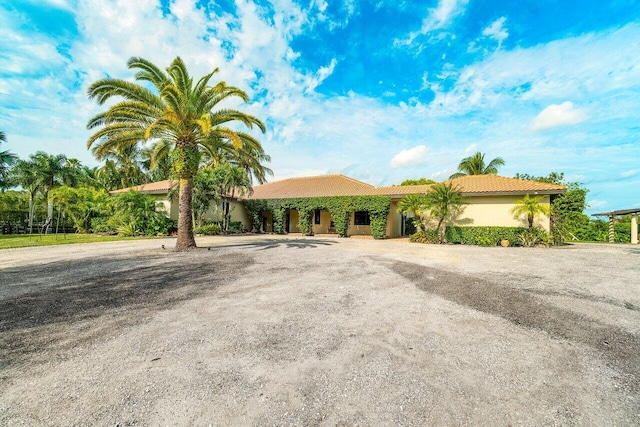 view of front of property