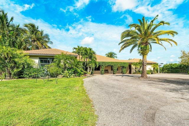 view of front of property with a front yard