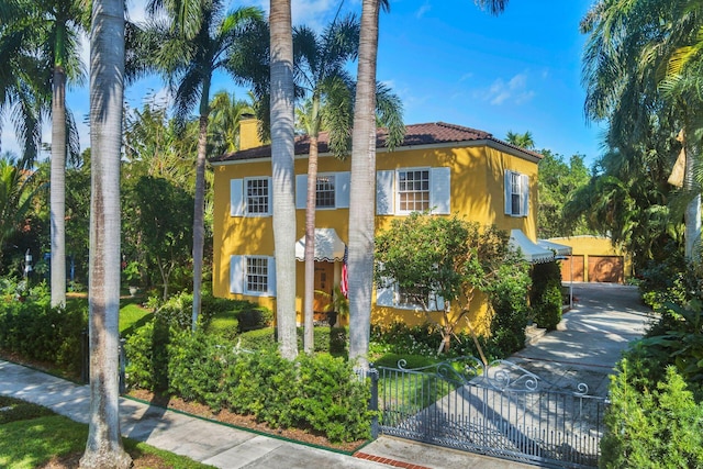 view of mediterranean / spanish-style home