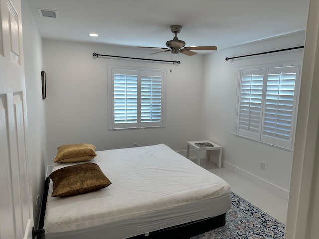 bedroom with ceiling fan