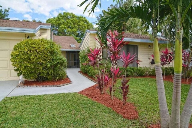 Listing photo 2 for 6691 S Pine Ct, Palm Beach Gardens FL 33418