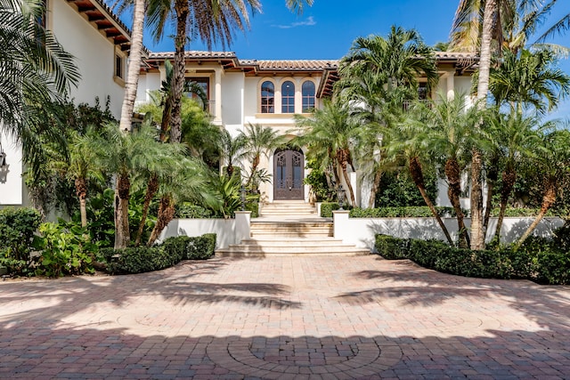 view of mediterranean / spanish-style house