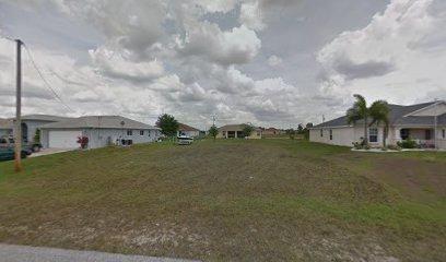 Listing photo 2 for 409 NW 17th Pl, Cape Coral FL 33993