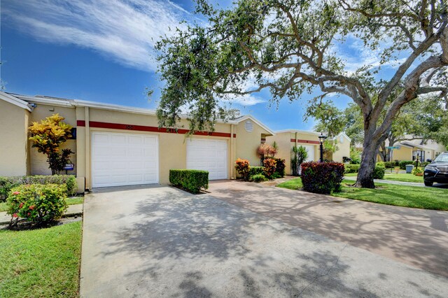 Listing photo 3 for 4571 Amherst Dr Unit 99, West Palm Beach FL 33417