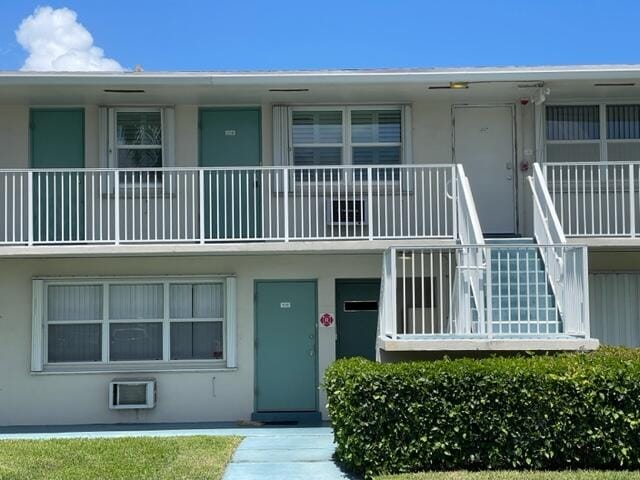 multi unit property with a balcony