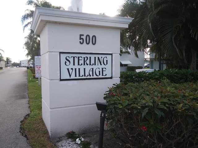 view of community / neighborhood sign