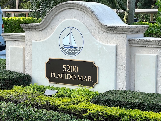 view of community / neighborhood sign