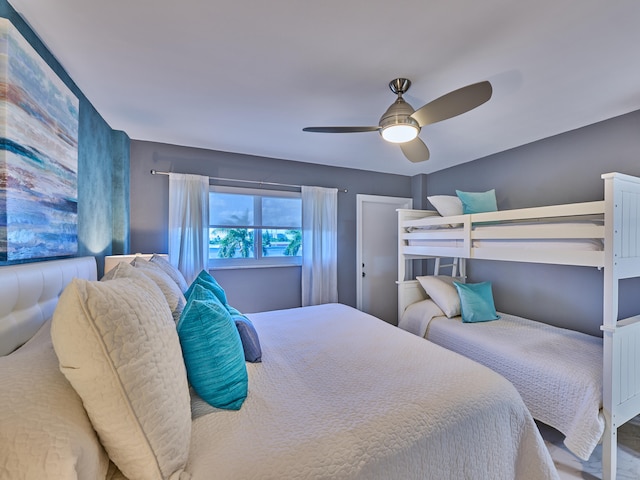 bedroom with ceiling fan