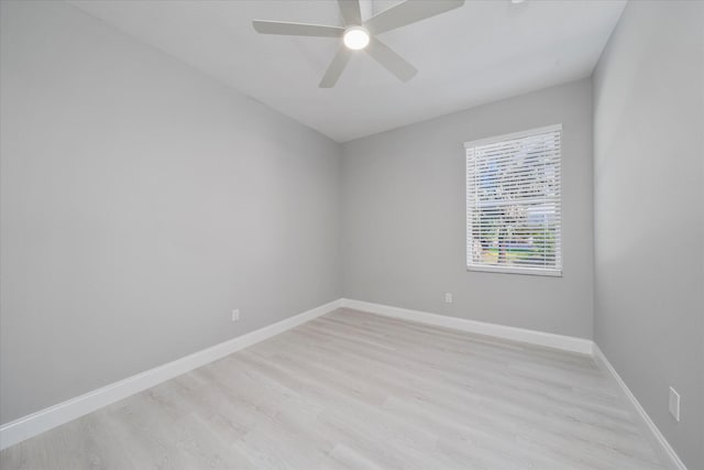 unfurnished room featuring light hardwood / wood-style flooring and ceiling fan