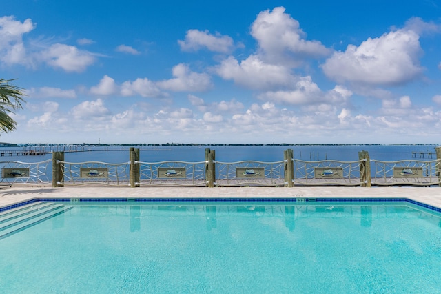 view of swimming pool