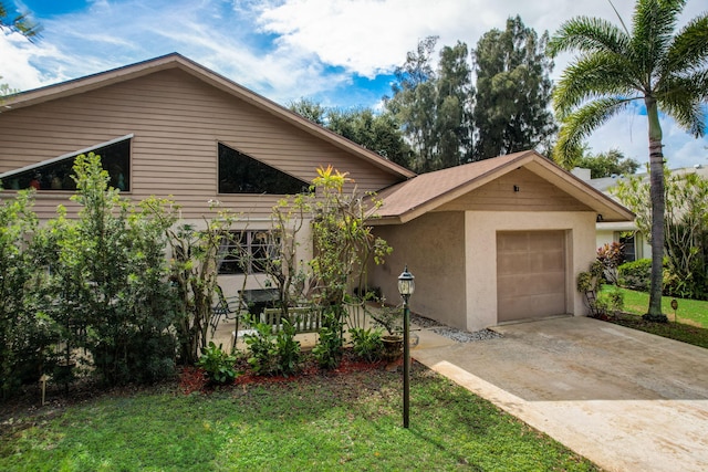 view of front facade with a garage