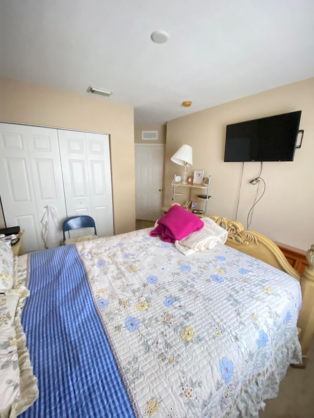 bedroom featuring a closet