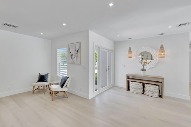 530 NW 14th St, Delray Beach, FL 33444 - living area featuring wood finished floors, baseboards, and recessed lighting