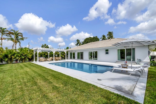 530 NW 14th St, Delray Beach, FL 33444 - outdoor pool featuring a pergola, a yard, and a patio area